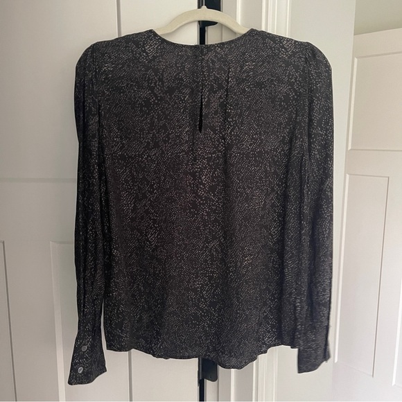 Rails Roslyn Slate Python Top Luxe Satin Crepe Longsleeve Keyhole - Picture 5 of 5
